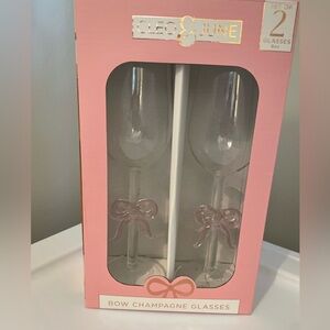 Cleo & June bow champagne glasses